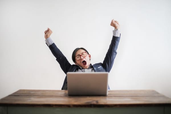 Bewegungspausen im Arbeitstag: Raus aus dem Dauersitzen